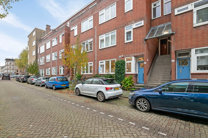 View photo 2 of Van der Meydestraat 13-C