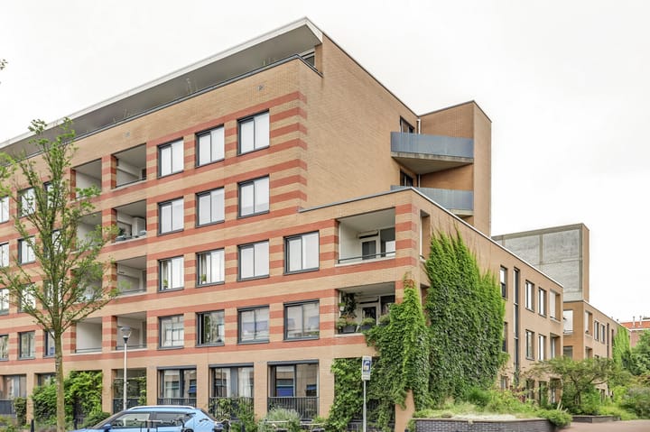 Foto 1 van Carry van Bruggenstraat 8