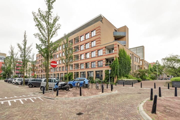 Foto 26 van Carry van Bruggenstraat 8