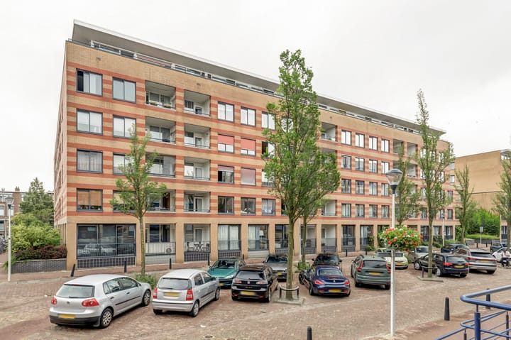 Foto 27 van Carry van Bruggenstraat 8