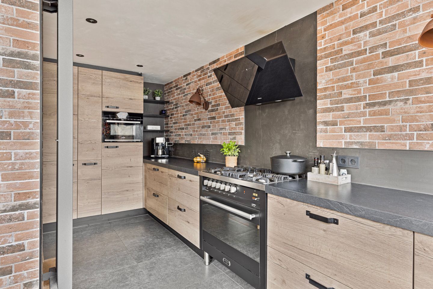 Photo 19 of Clematislaan 69