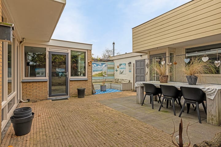 Foto 23 van Clematislaan 69