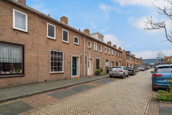 View photo 36 of Pluvierstraat 6