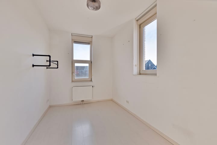 Foto 15 van De Essenburgh 9