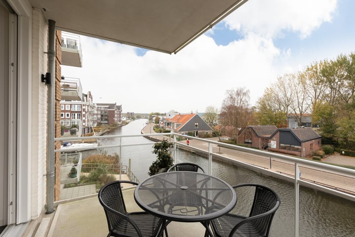 Bekijk foto 5 van Waterbron 1-202