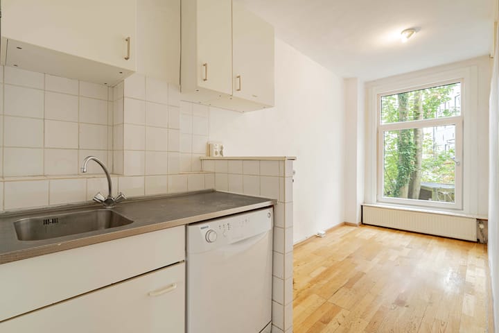 Foto 15 van Roetersstraat 8-H