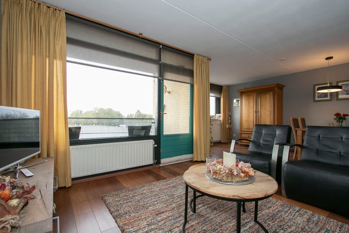 Foto 10 van Molenakkerplein 45