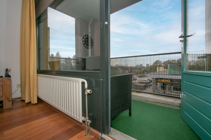 Foto 11 van Molenakkerplein 45