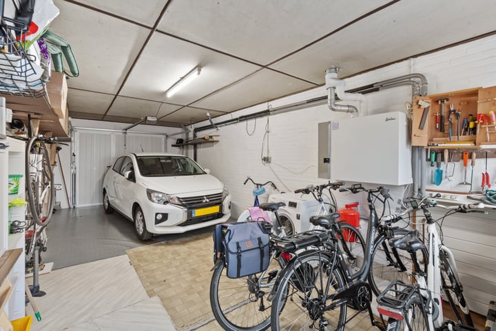 Bekijk foto 30 van Lenaertsstraat 49