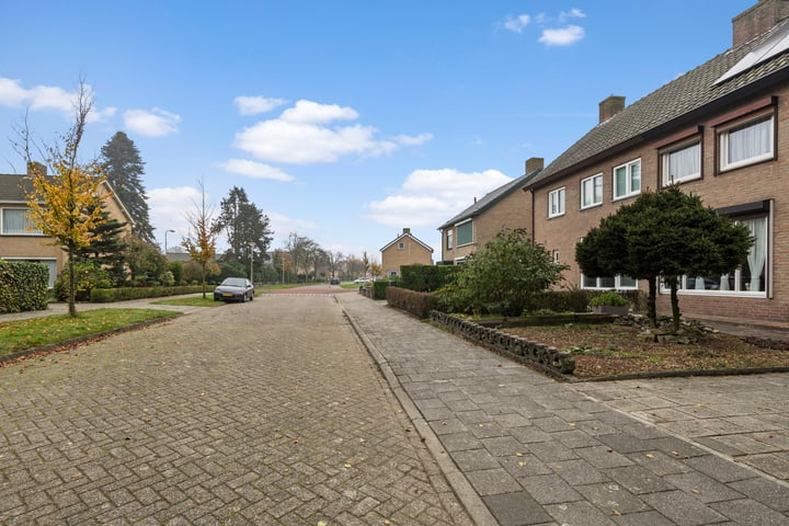 Bekijk foto 43 van Lenaertsstraat 49