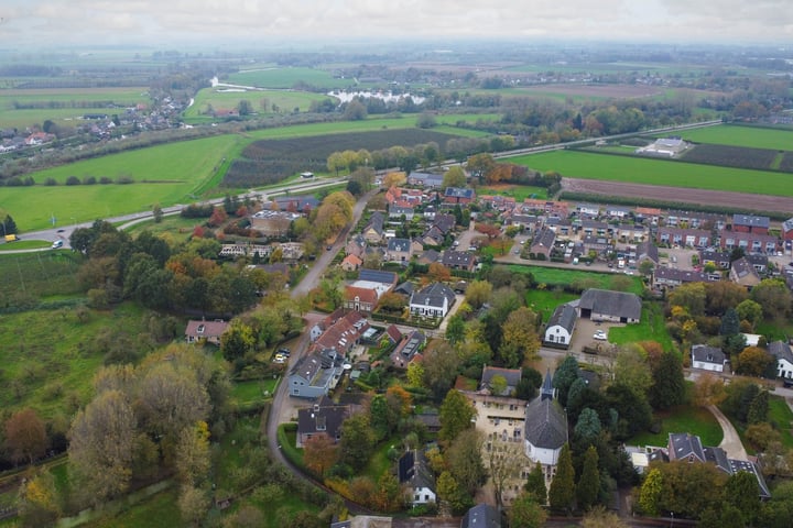 Bekijk foto 4 van Lingedijk 92