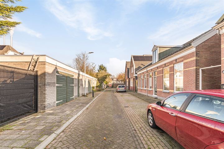 Bekijk foto 43 van Jan de Wittestraat 71