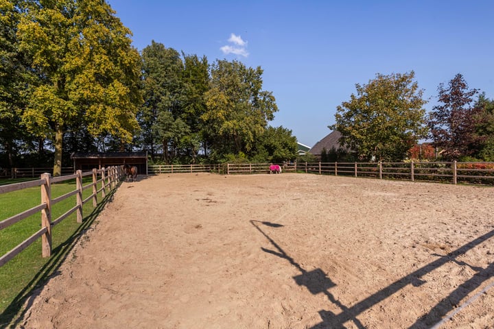 Bekijk foto 42 van Zonnenbergstraat 18