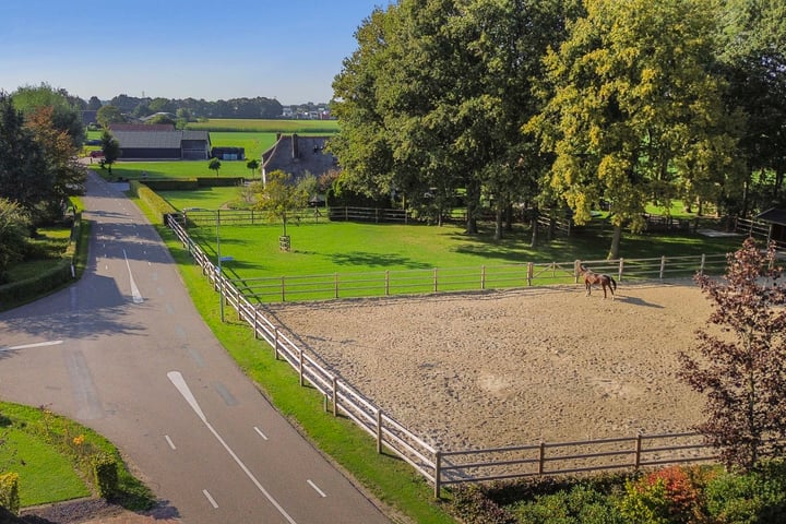 Bekijk foto 50 van Zonnenbergstraat 18