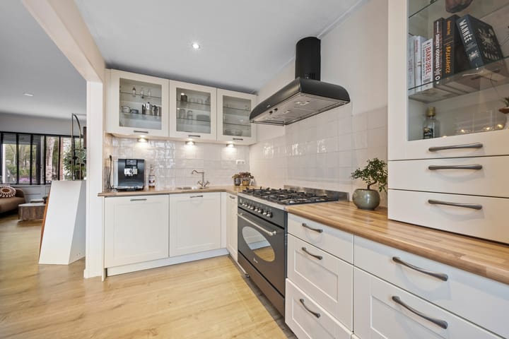 Foto 15 van Voeghoutenstraat 76