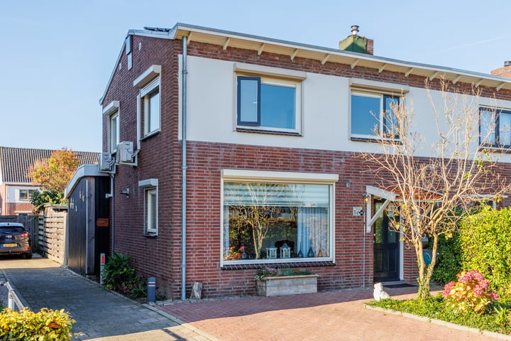 Bekijk foto 1 van Laurentiusstraat 28