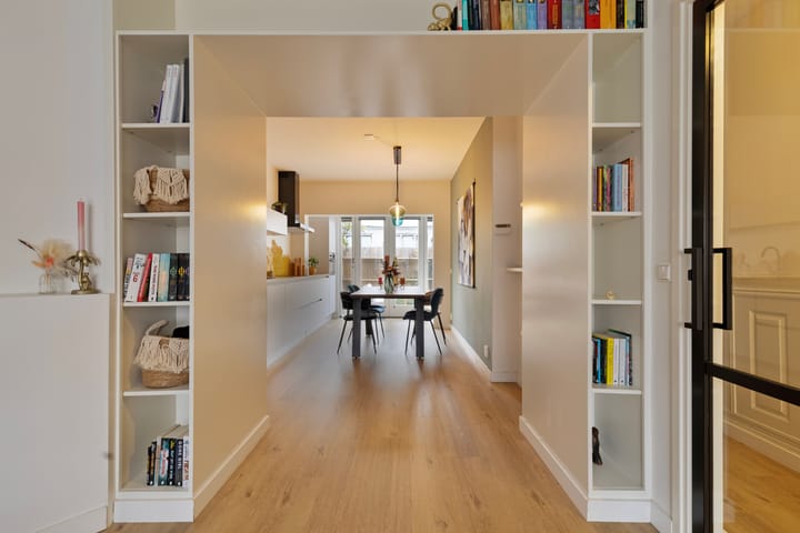 Photo 10 of Paramaribostraat 33