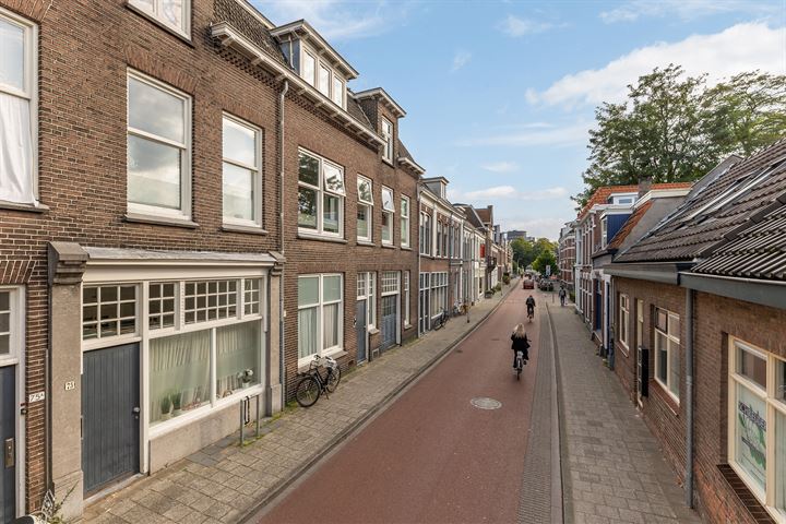 View photo 1 of Van Karnebeekstraat 77-B