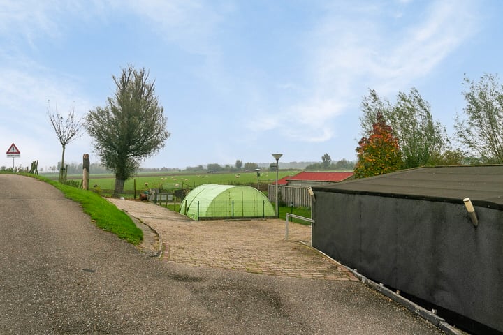 View photo 35 of Buitendijk 11