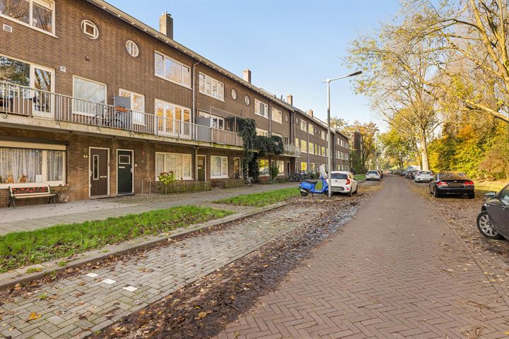 Bekijk foto 3 van Veerpolderstraat 42