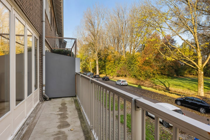 Bekijk foto 15 van Veerpolderstraat 42