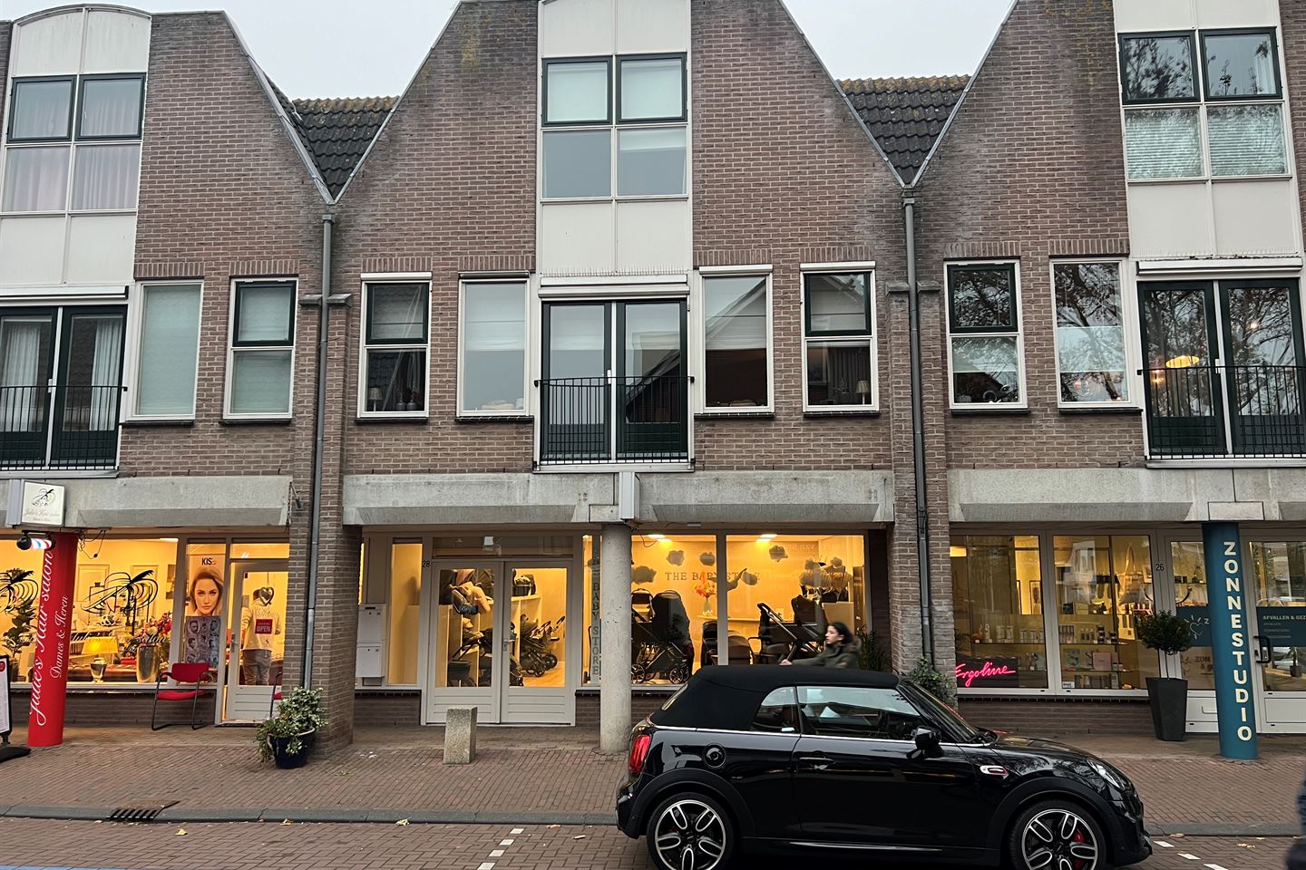 View photo 1 of Dorpsstraat 28