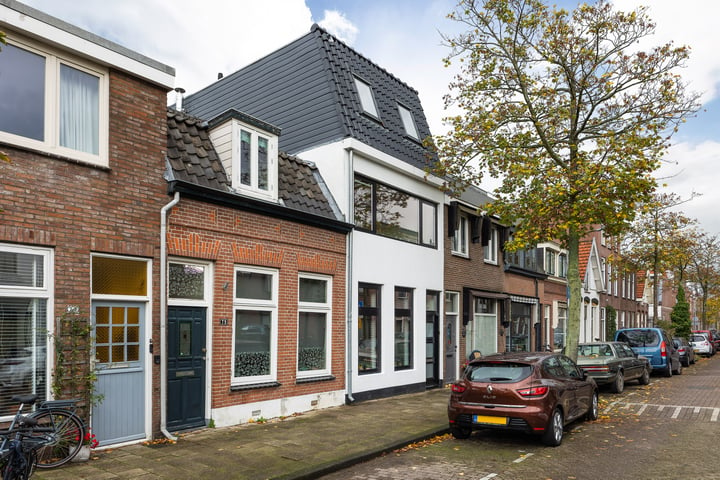 View photo 30 of Reitzstraat 81