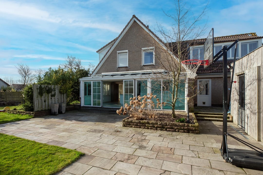 Photo 1 of Van der Dussenlaan 11