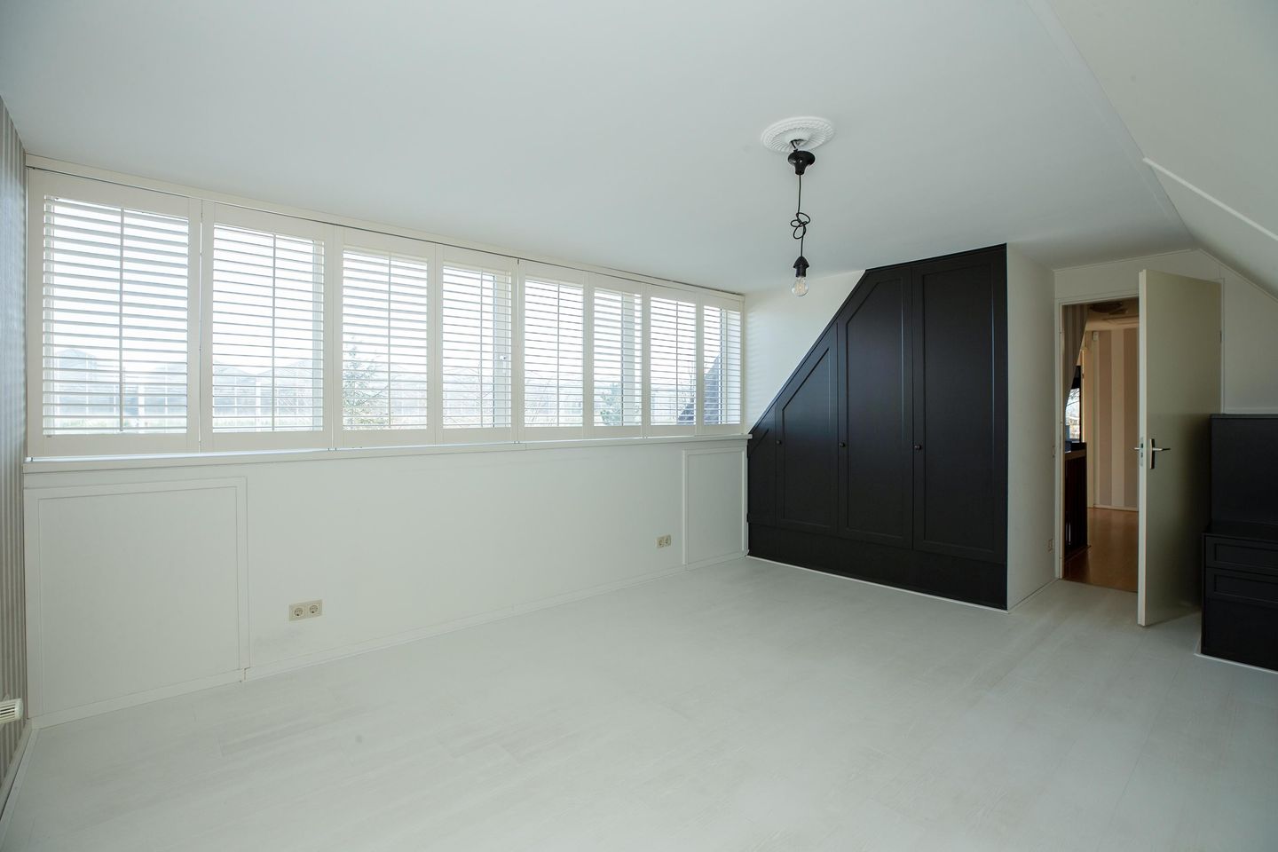 Photo 29 of Van der Dussenlaan 11