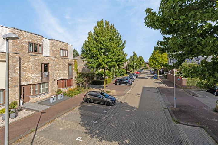 Bekijk foto 37 van MacBridestraat 55