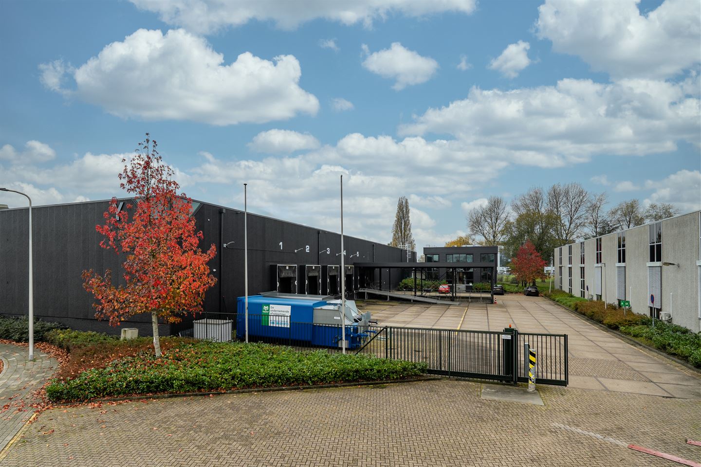 Bekijk foto 1 van Molenbaan 17