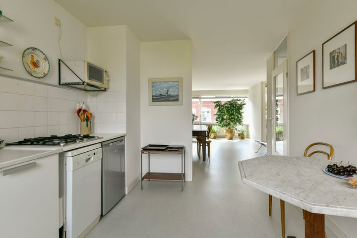 View photo 9 of Hemonystraat 36-F