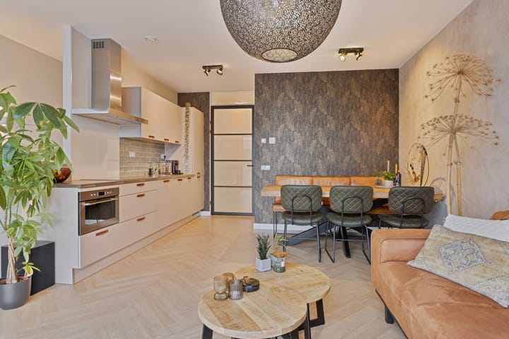 Foto 1 van Weegbree 95