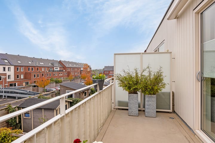 Foto 2 van Weegbree 95