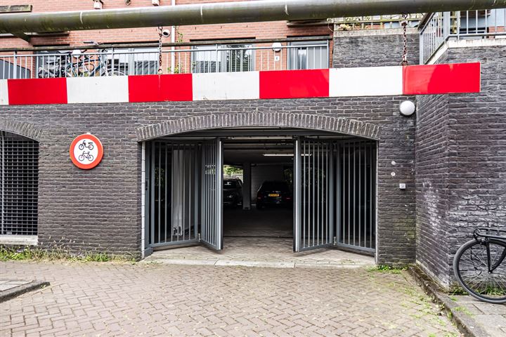 Bekijk foto 2 van Petrus Planciusstraat PP 66