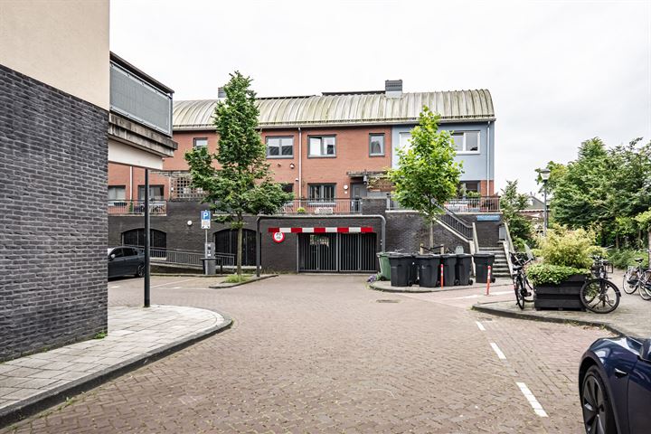 Bekijk foto 4 van Petrus Planciusstraat PP 66