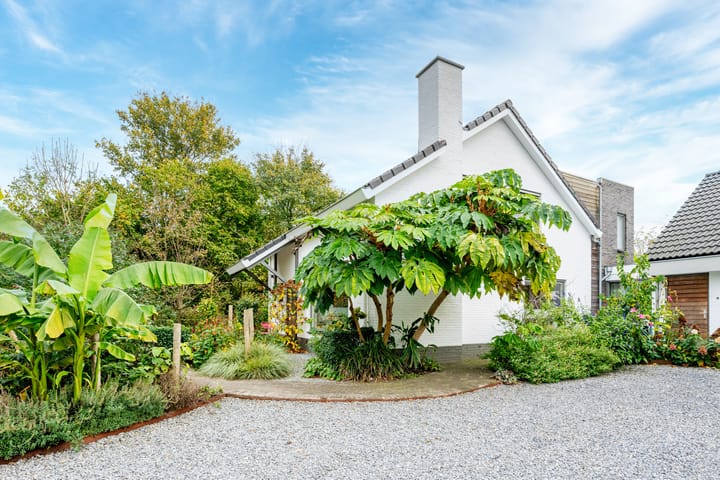 Foto 84 van Hoevenweg 10