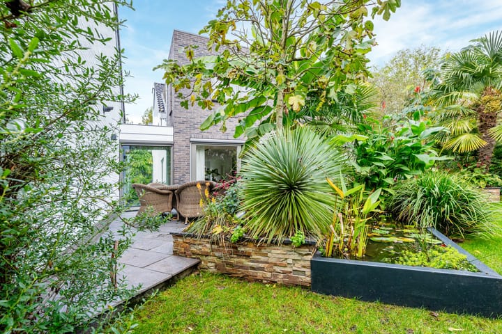 Foto 93 van Hoevenweg 10