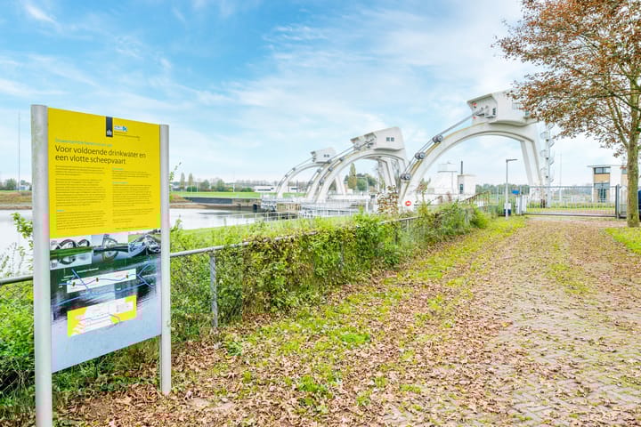 Foto 107 van Hoevenweg 10