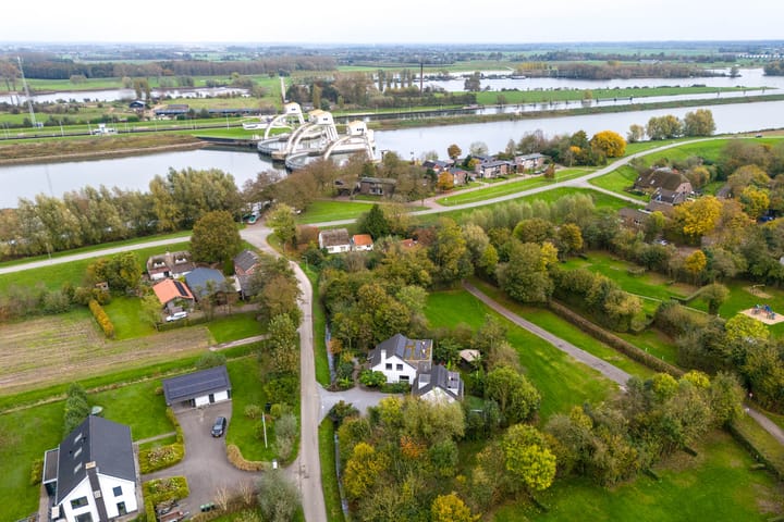 Foto 110 van Hoevenweg 10