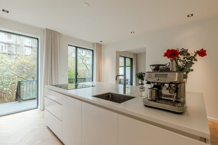 Photo 7 of Maarten Harpertszoon Trompstraat 31-H