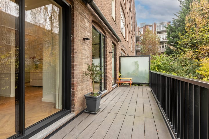 Photo 8 of Maarten Harpertszoon Trompstraat 31-H