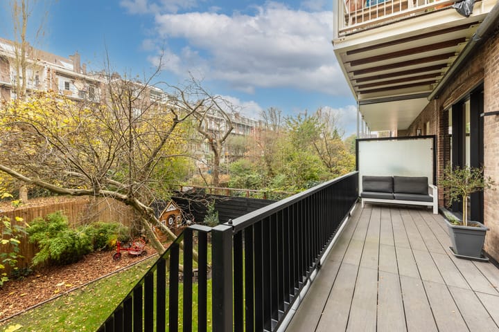 Photo 9 of Maarten Harpertszoon Trompstraat 31-H