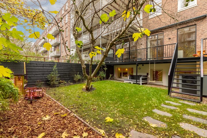 Photo 11 of Maarten Harpertszoon Trompstraat 31-H