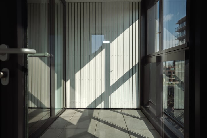 View photo 7 of Mies van der Rohestraat 147