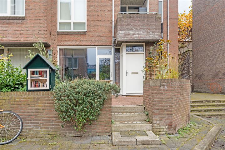 Bekijk foto 1 van Lakenweversstraat 21