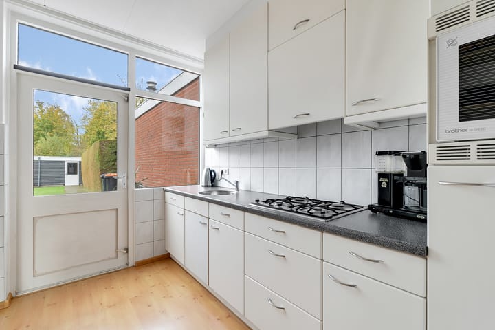 Foto 10 van van Alphenstraat 7