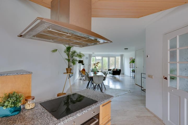 Photo 11 of Tirolstraat 128