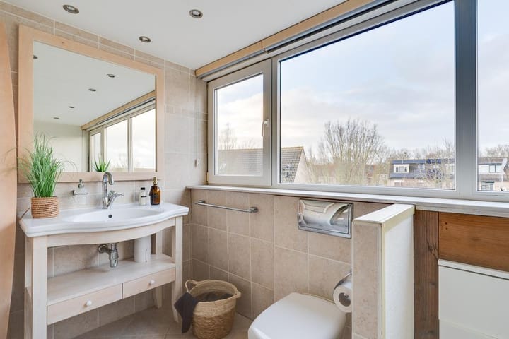 Photo 42 of Tirolstraat 128