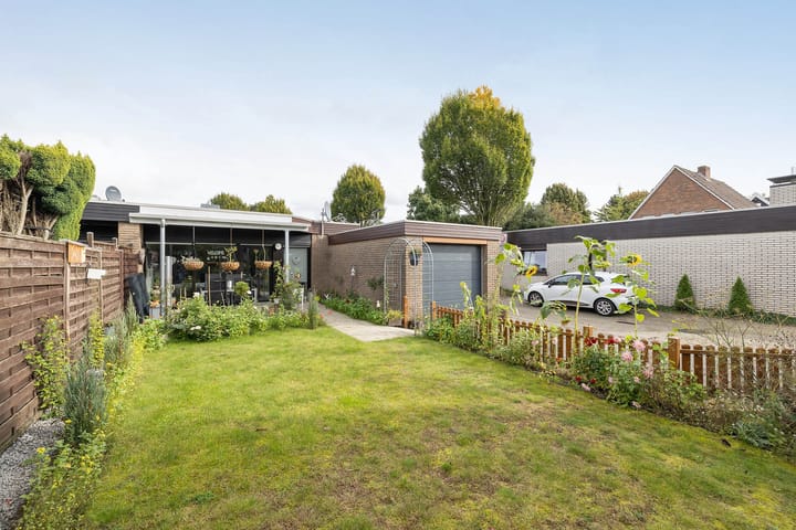 Foto 24 van Carl-Orff-Straße 1